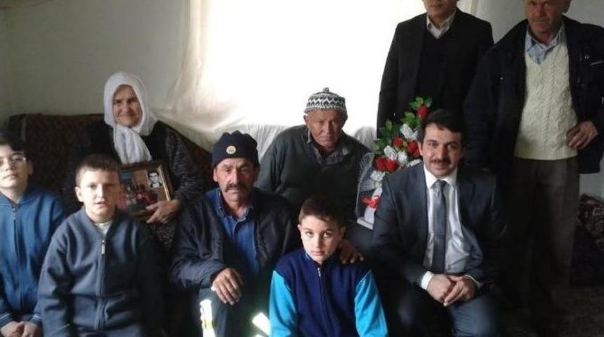 Okullarına İsmi Verilen Şehidin Kabrini Ziyaret Ettiler