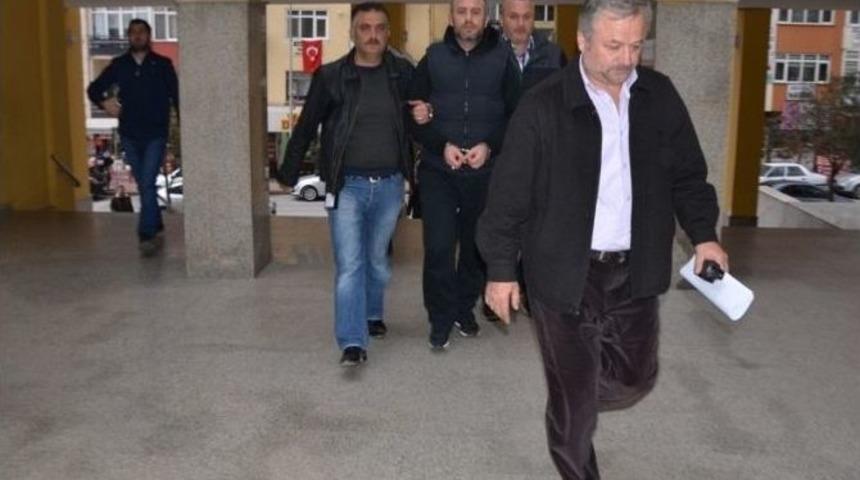 Bar Sahibini &Ouml;ld&uuml;rmekten Aranan Zanlı Teslim Oldu