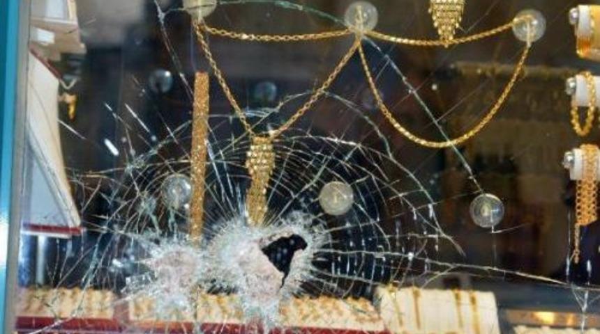 Kuyumcuyu Soymak Istediler