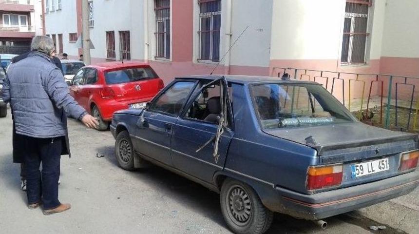 Trakt&ouml;r&uuml;n İla&ccedil; Pompası Aracın İ&ccedil;ine Girdi