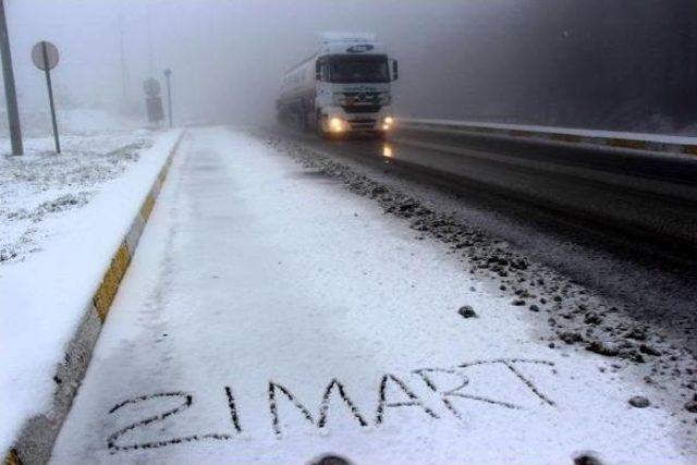 Bolu Dağı'nda Kar Ve Sis