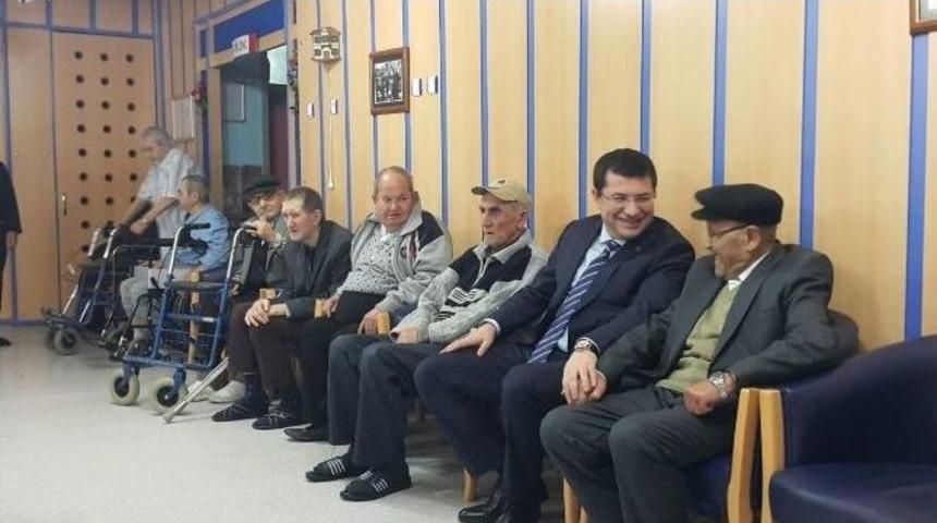Mhp Afyonkarahisar Milletvekili Aday Adayı Parsak&rsquo;tan Huzurevine Ziyaret