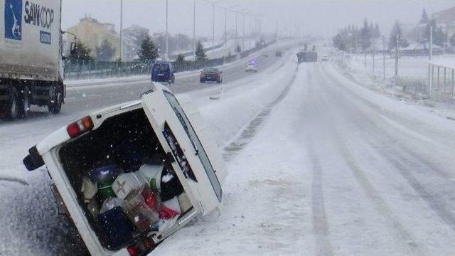 Nevruz Günü Yağan Kar Kazalara Neden Oldu