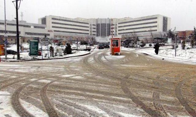 Kartepe'de Kar Kalınlığı 80 Santime Çıktı