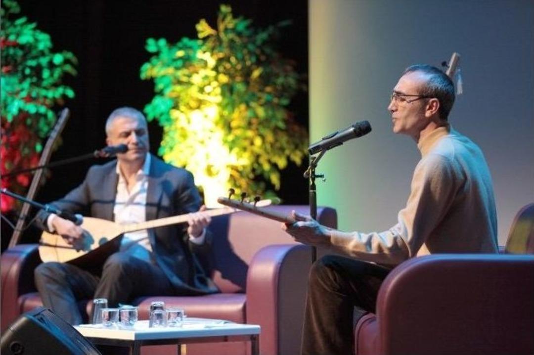 Aşık Veysel T&uuml;rk&uuml;lerle Anıldı