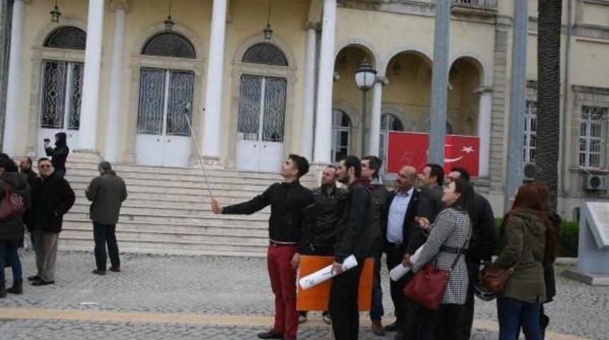 Valilik &Ouml;n&uuml;nde Yasak Tartışması