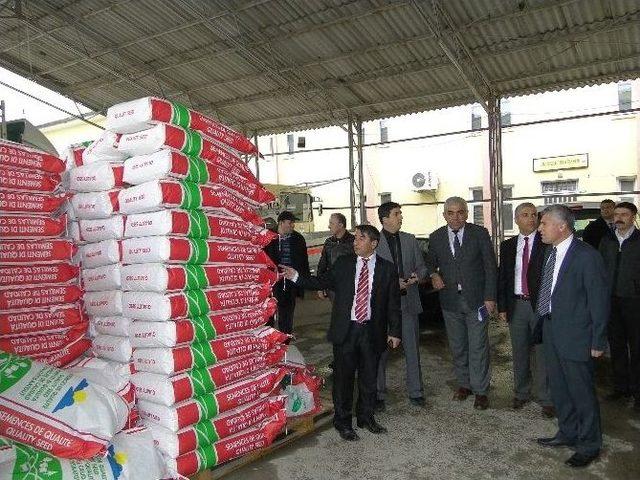 &Ccedil;ift&ccedil;ilere Yem Bitkileri Tohumu Dağıtıldı 2