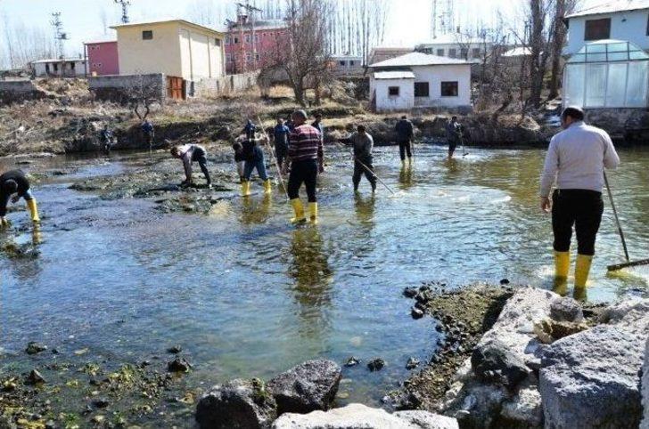 Erciş’te İçme Suyu Havzaları Temizlendi