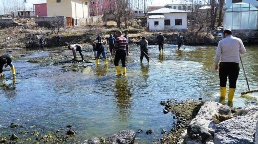 Erciş&rsquo;te İ&ccedil;me Suyu Havzaları Temizlendi
