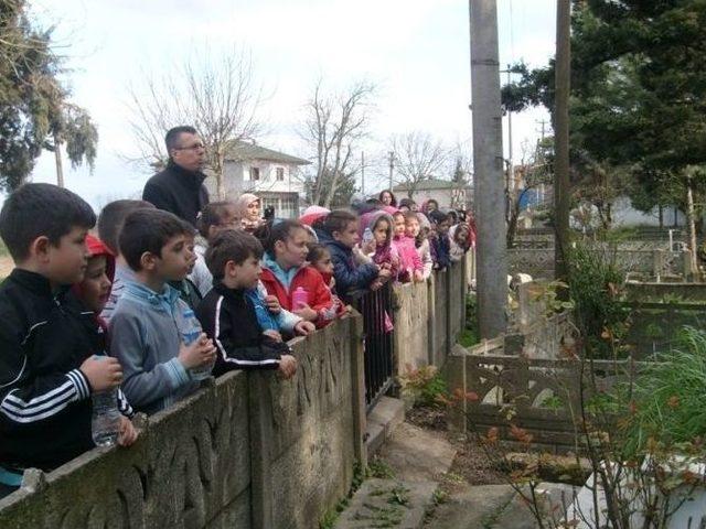 &Ouml;ğrenciler&rsquo;den Şehitler G&uuml;n&uuml;nde Anlamlı Ziyaret 3