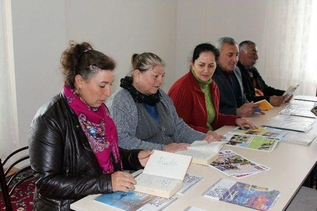 Cemevinde Kütüphane Açıldı