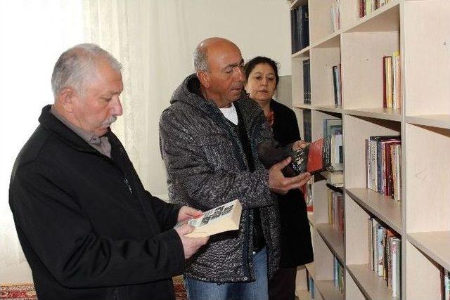 Cemevinde Kütüphane Açıldı