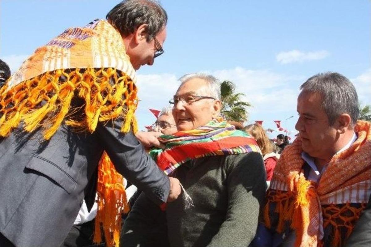 77 Yaşındaki Baykal, Nevruz Ateşinin &Uuml;zerinden Atladı
