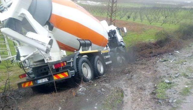 Beton Mikseri Minib&uuml;sle &Ccedil;arpıştı: 7 Yaralı 1