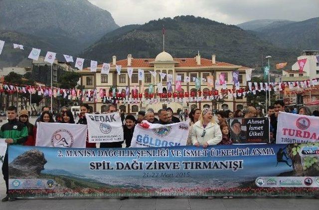 Türkiye’nin Farklı İllerinden Dağcılar Spil’e Tırmanacak