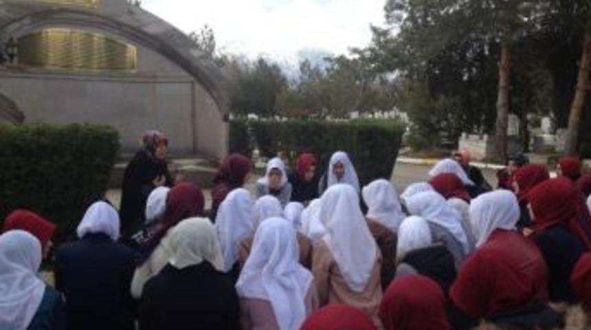 Kız İmam Hatip Lisesi &Ouml;ğrencilerinden Şehitlere Hatim