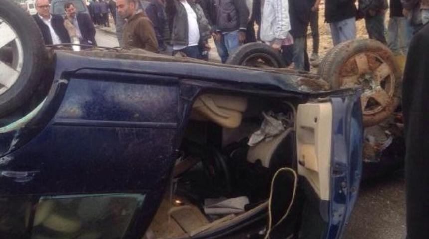 Gaziantep'te Otomobil Devrildi: 2 Yaralı