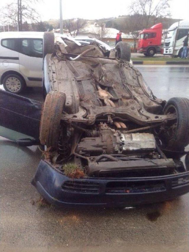 Gaziantep te Otomobil Devrildi: 2 Yaralı 1