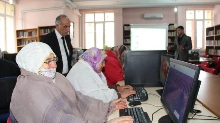 Oltu&rsquo;da K&uuml;t&uuml;phane T&uuml;rkiye Projesi