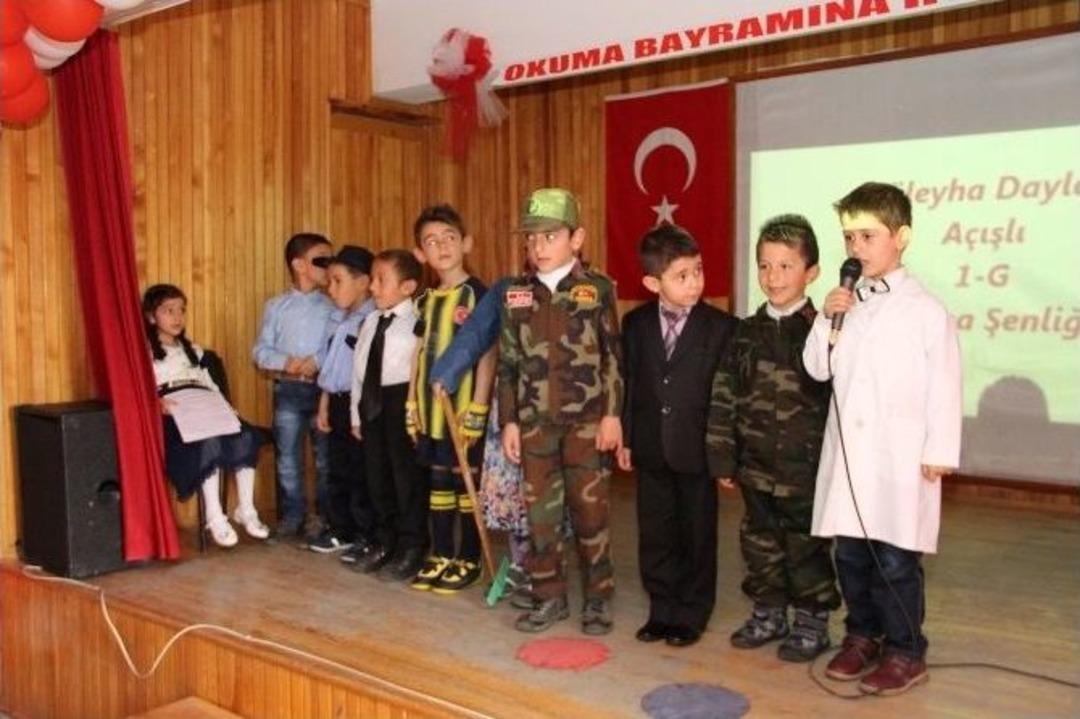 Minik Y&uuml;reklerin Okuma Bayramı Coşkusu