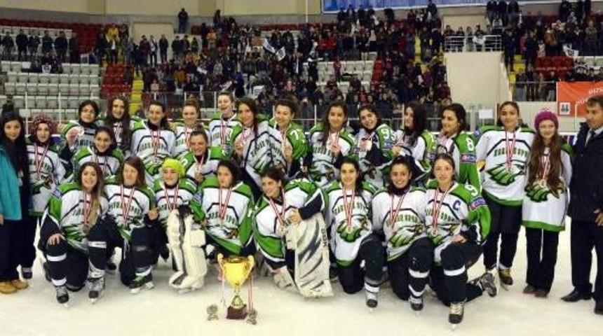 Narman'daki 'buzun Perileri' T&uuml;rkiye Şampiyonu Oldu