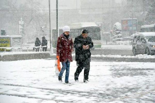 Kayseri’De Yoğun Kar Yağışı