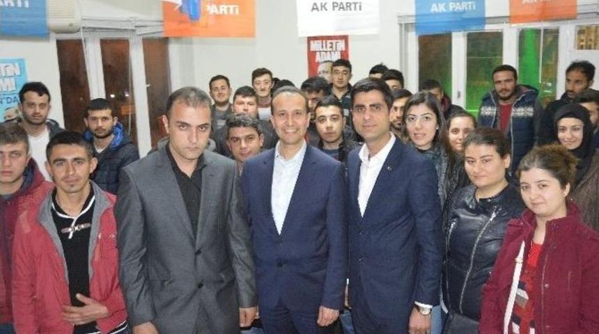 Ak Partili Aday Adayı Hakan &Ccedil;ağlar Er&uuml;rker, Gen&ccedil;lerle Bir Araya Geldi