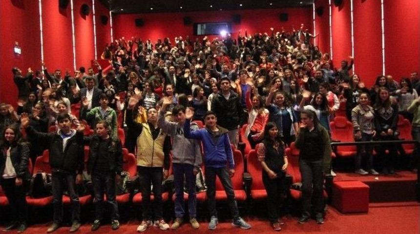 Başkan Soylu Gen&ccedil;lerle &rsquo;son Mektup&rsquo; Filmini İzledi