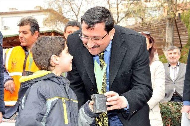 Nevruz Ke&ccedil;i&ouml;ren&rsquo;de Lalelerle Kutlandı 1