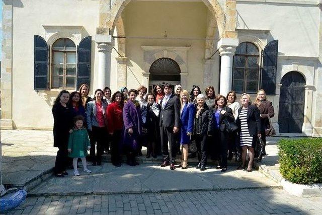 Belediye Başkanlarının Eşleri Foça’da Buluştu