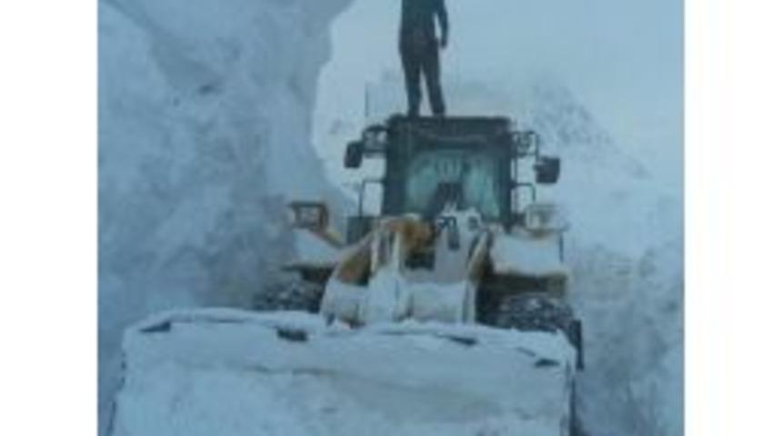 Hakkari&rsquo;de Karla M&uuml;cadele &Ccedil;alışması