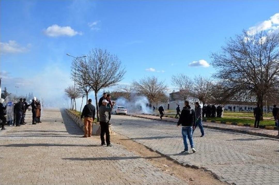 B&ouml;lgesel Amat&ouml;r Lig&rsquo;de Taraftar İle Polis Birbirine Girdi