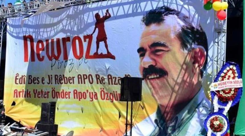 Adana'da Hdp'nin Nevruzunda Mhp'li Başkan &Ccedil;i&ccedil;eği Krizi