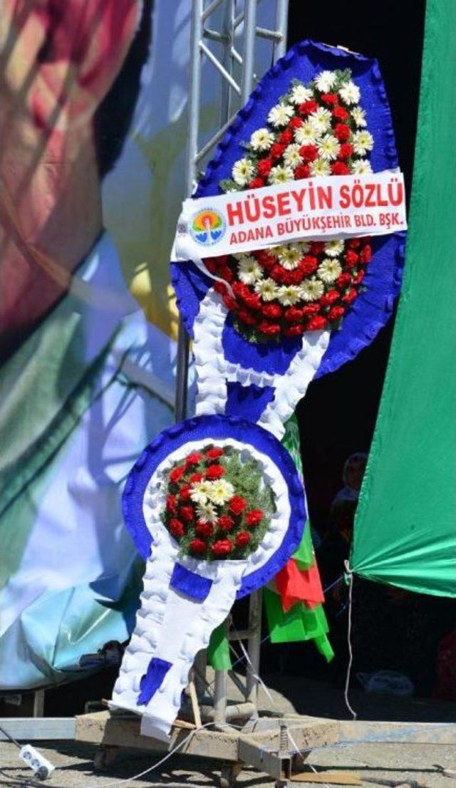 Adana'da Hdp'nin Nevruzunda Mhp'li Başkan Çiçeği Krizi