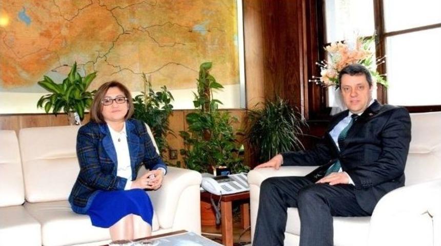 Fatma Şahin Ankara&rsquo;da Tcdd, Dhmi Ve İki B&uuml;y&uuml;kel&ccedil;iyi Ziyaret Etti