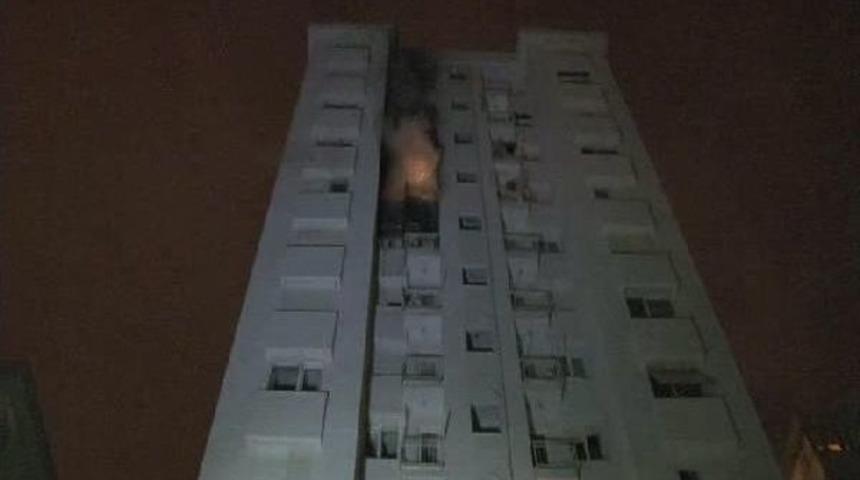 Alzheimer Hastası Yaşlı &Ccedil;ift Yangından Son Anda Kurtuldu