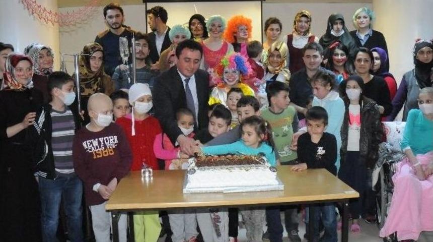 Eğitim Fak&uuml;ltesi &Ouml;ğrencileri L&ouml;semili &Ccedil;ocuklarla Buluştu