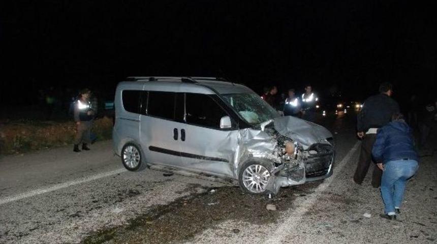 Bayındır&rsquo;da Zincirleme Kaza: 1 &Ouml;l&uuml;, 6 Yaralı