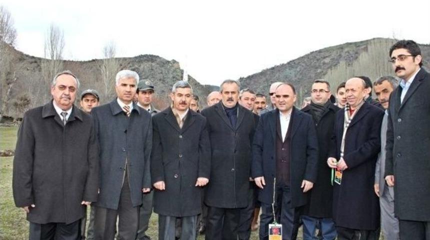 Güzlük Köyünde, Şehitleri Anma Töreni Düzenlendi