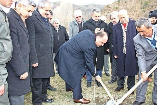 Güzlük Köyünde, Şehitleri Anma Töreni Düzenlendi