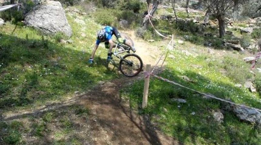 Dünyanın Bisikletçileri, Güzelbahçe'de Yarıştı