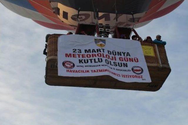 Kapadokya'da Balonlarda 'havacılık Tazminatımızı İstiyoruz' Pankartı