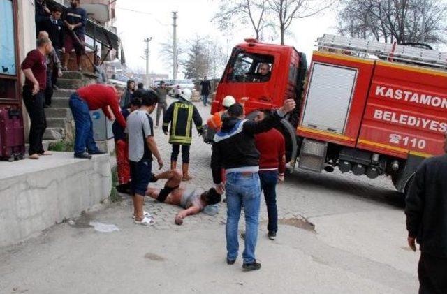 Kastamonu'da 5 Iraklı'nın Yaşadığı Evde Yangın: 4 Yaralı