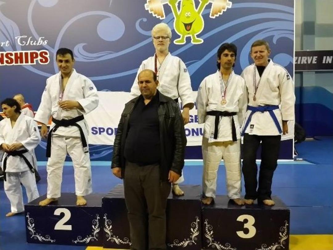 Şampiyon G&ouml;rme Engelli Sporculardan Vali Bektaş&rsquo;a Ziyaret