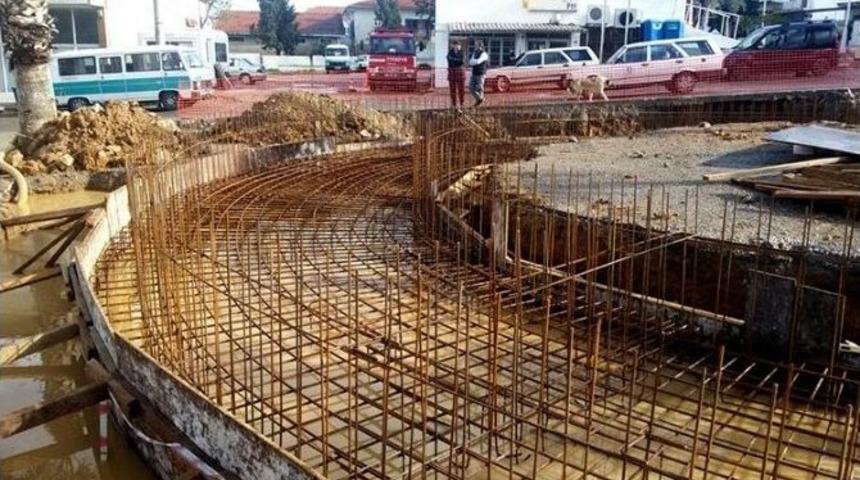 Mumcular Meydanındaki &Ccedil;alışmalar Hızla S&uuml;r&uuml;yor