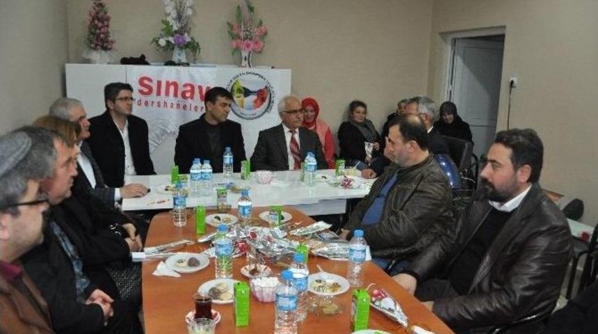 Boz&uuml;y&uuml;k Pazaryerililer Derneği&rsquo;nden Engelliler Derneğine Ziyaret