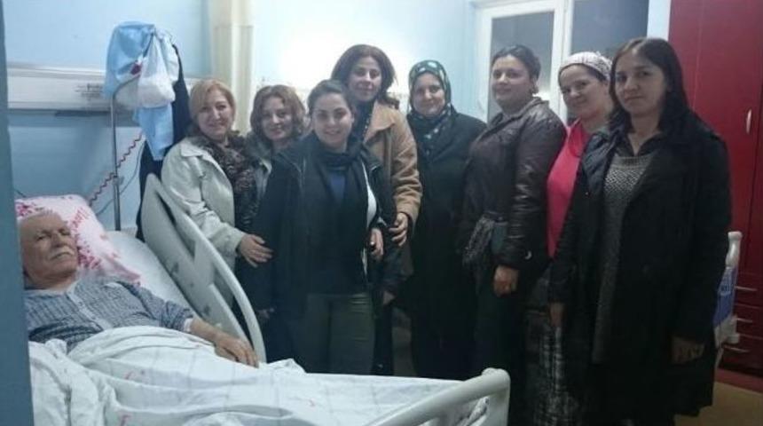 Ak Partili Kadınlardan Yaşlılar Haftası Ziyareti