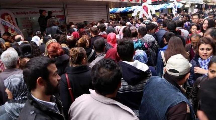 Aydın'da Indirim Izdihamı