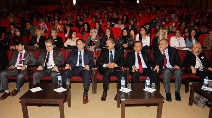 C&uuml;&rsquo;de Alzheimer Sempozyumu D&uuml;zenlendi