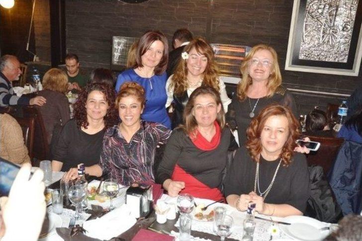 Ayvalıklı Sağlıkçılar Tıp Balosunda Buluştu G3